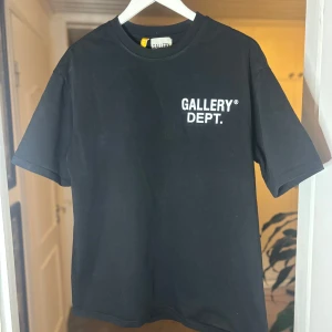 Gallery Dept Tröja - Mycket bra skick, använd ett fåtal gånger. Storlek M