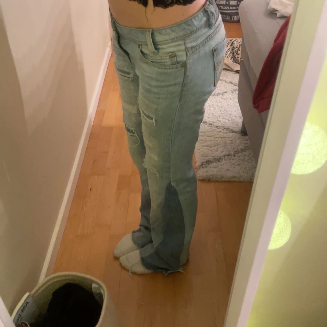 Ljusblå Lågmidjade jeans med slitningar