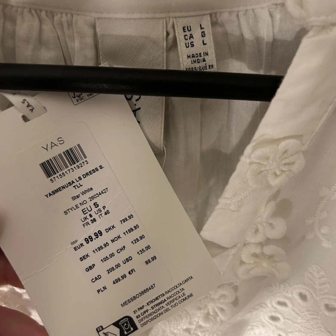 Vit klänning YAS - 90