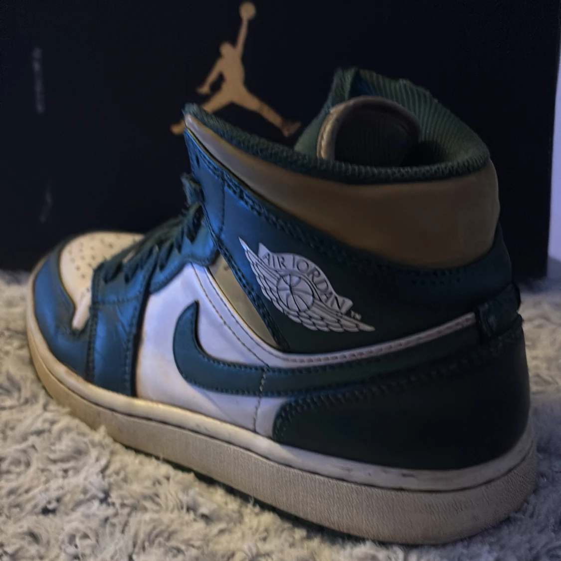 Air Jordan 1 Mid - 1