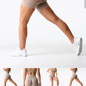 NVGTN beige contour seamless shorts - Säljer dessa NVGTN beige contour seamless shorts, köpta från hemsidan men tyvärr i fel storlek. Endast testade. De är storlek S och passar S kanske liten M men sitter åt på M .  Kan tänka mig sänka pris vid snabb affär. Nypris 419