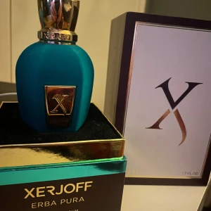 Xerjoff Erba Pura 50ml - Säljer min Xerjoff Erba Pura 50ml.  Ungefärligt 75% kvar i den.   Bevarats bort från värme och ljus för att hålla kvaliten. 