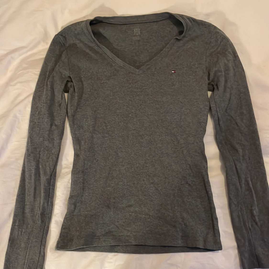 Grå långärmad tröja från Tommy Hilfiger