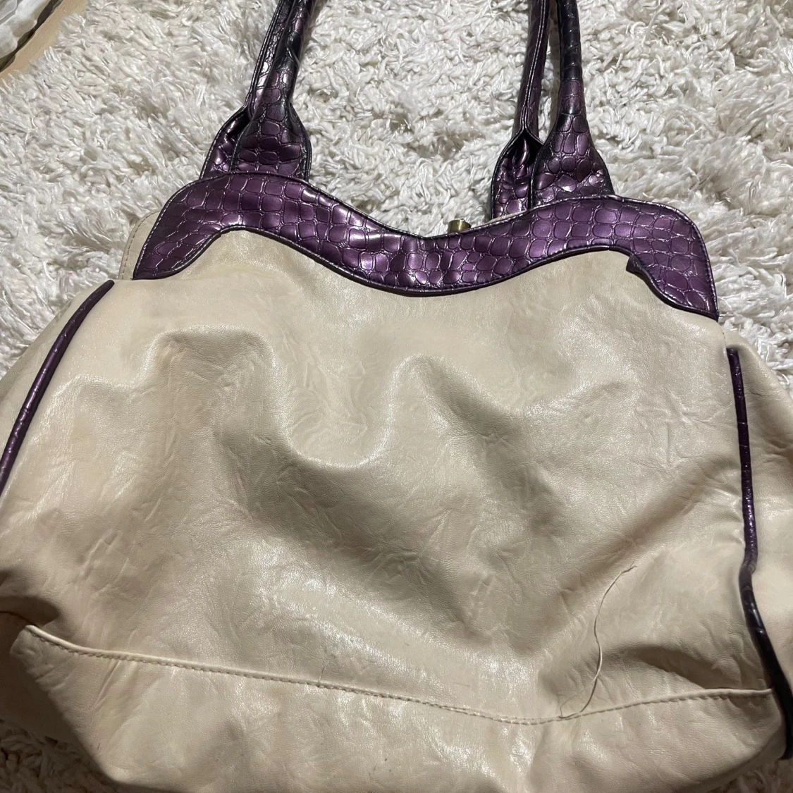 Beige och lila axelväska med leopardmönster - 1