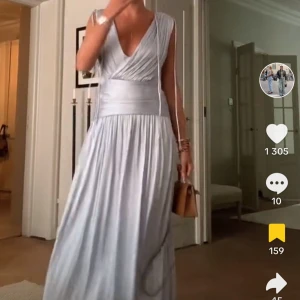 Balklänning  - Superfin balklänning, skirv för fler bilder❤️