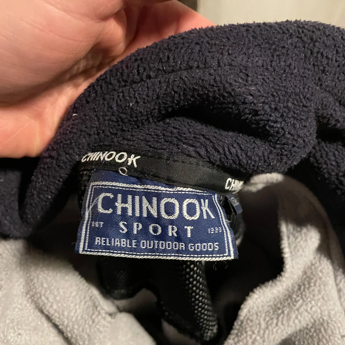 Grå fleece tröja från Chinook - 90