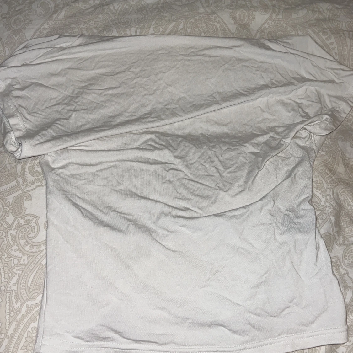 Vit topp med öppen rygg från Shein