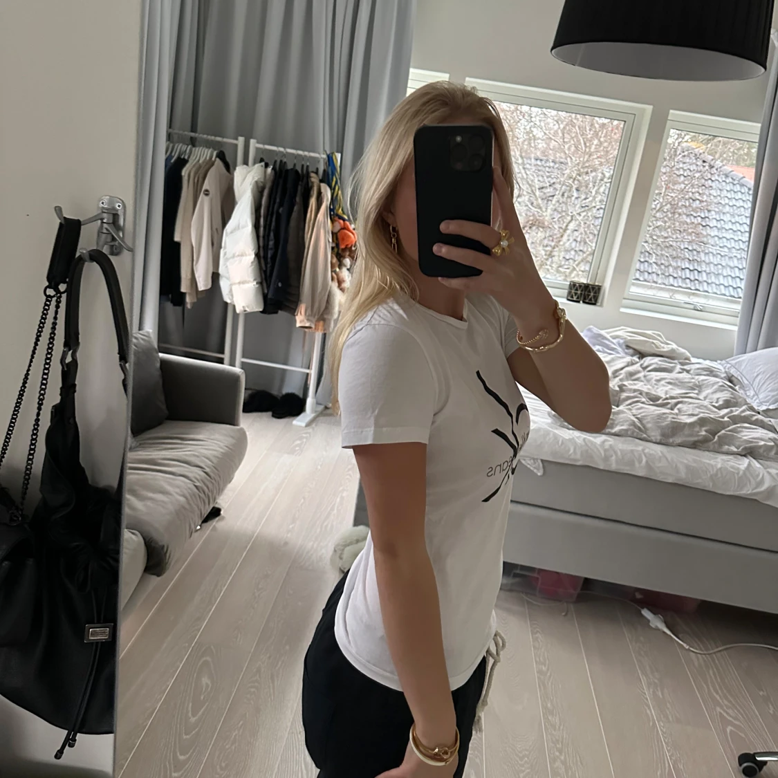 Vit t-shirt från Calvin Klein - 90