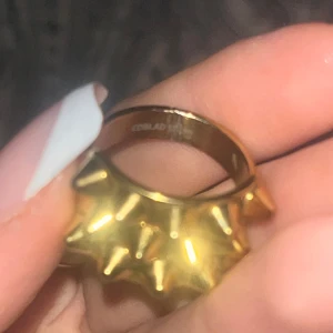 Edblad ring -  defekter på baksidan 