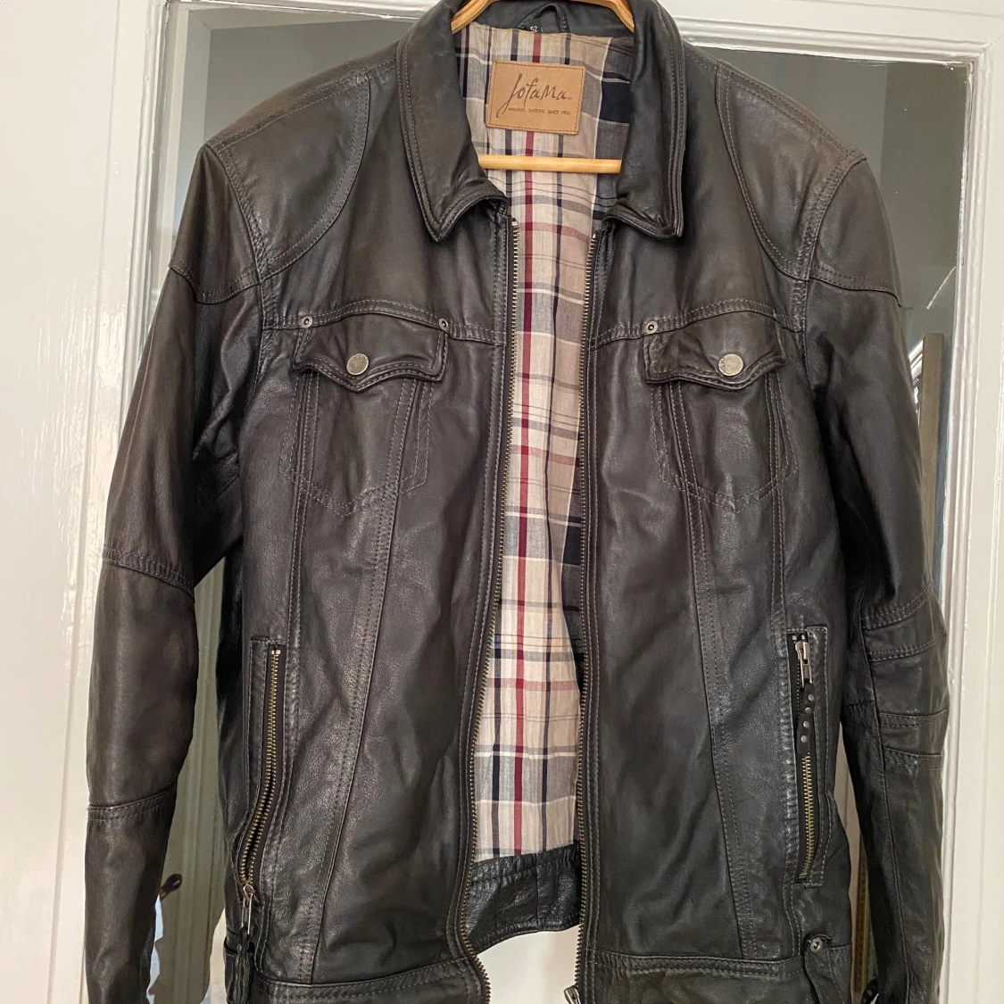 Svart skinnjacka från Jofama