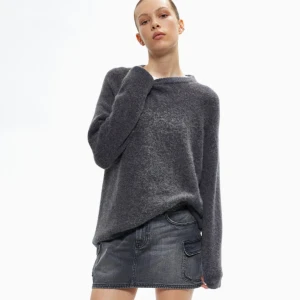 Alpaca ull mix stickad tröja  - Säljer min mysiga stickade tröja som jag säljer pga av att jag köpte utan att prova och slängde kvittot🤍aldrig använt den, köpte för en vecka sedan den är lite oversize och passar lätt xs-m🤍pris kan diskuteras,500 nypris🤍