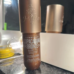 Sol de janeiro - Oanvänd Bronze olja från SDJ😍🫶🏼 luktar sååå gott!!! Köpt för 419kr säljer för 300kr.