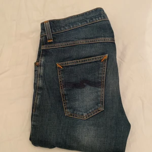 Nudie jeans Lean Dean  - Snygga slim jeans från Nudie jeans co. Vid snabb affär kan priset diskuteras