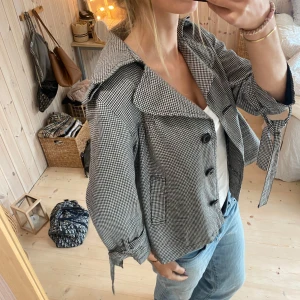 Rutig kappa - SUPER snygg verkligen!! Tryck gärna på köp nu❤️❤️