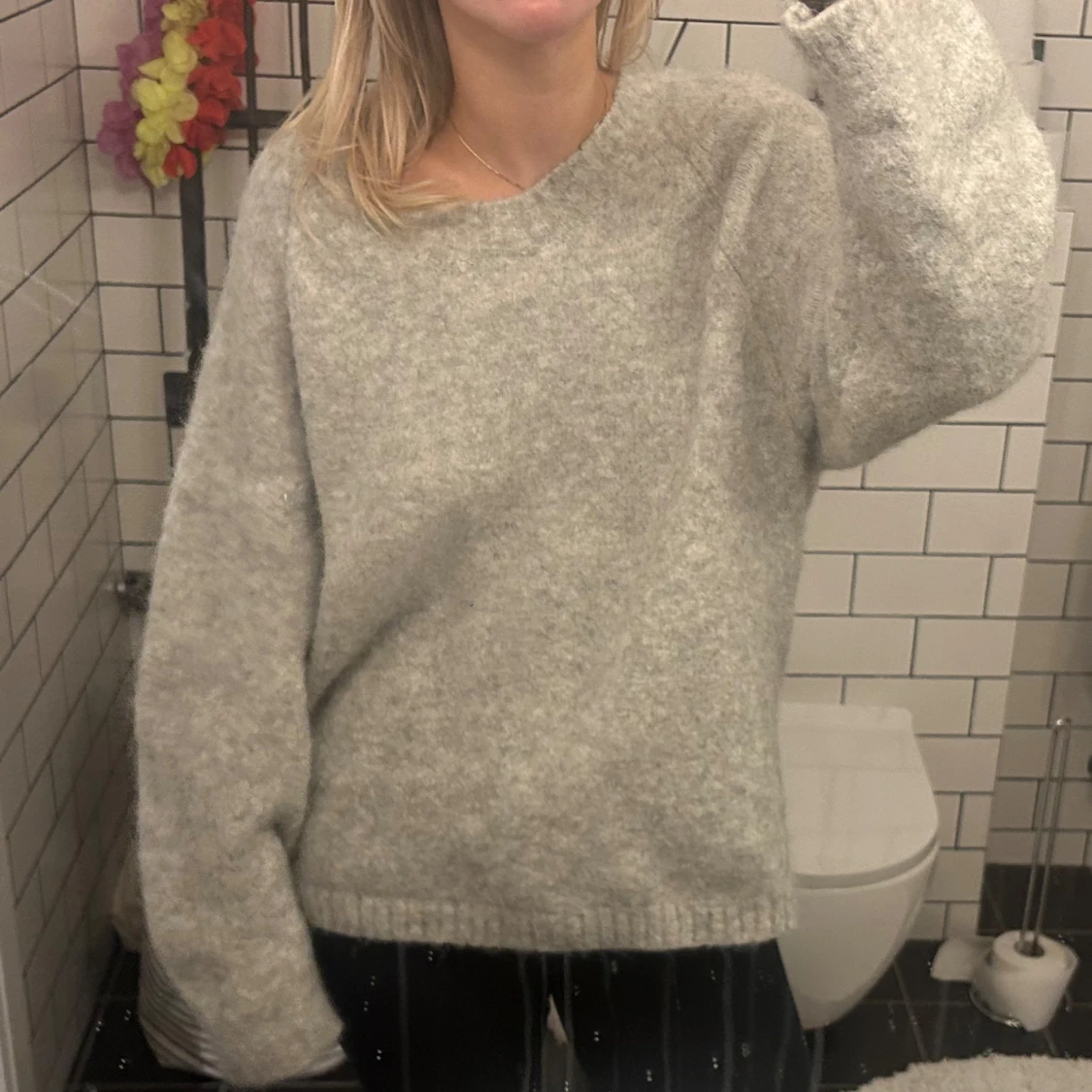 Grå stickad tröja - 90