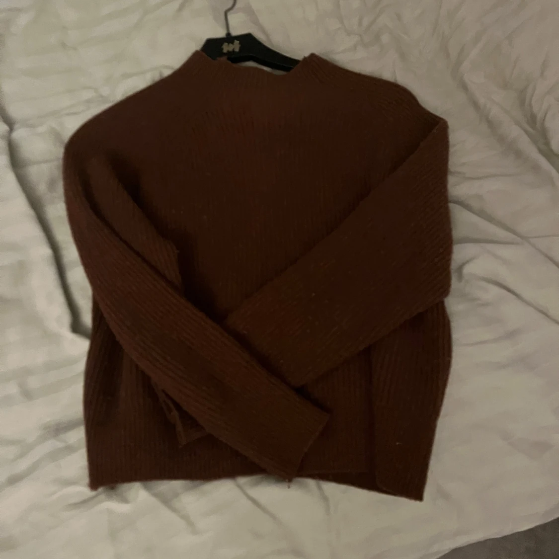 Brun stickad tröja - 90
