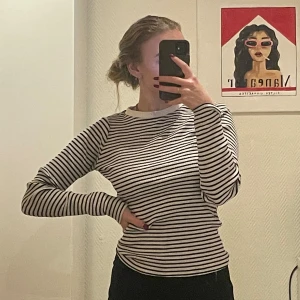 Randig tröja - Superfin randig tröja, säljer då den inte kommer till användning längre!💗perfekt till hösten