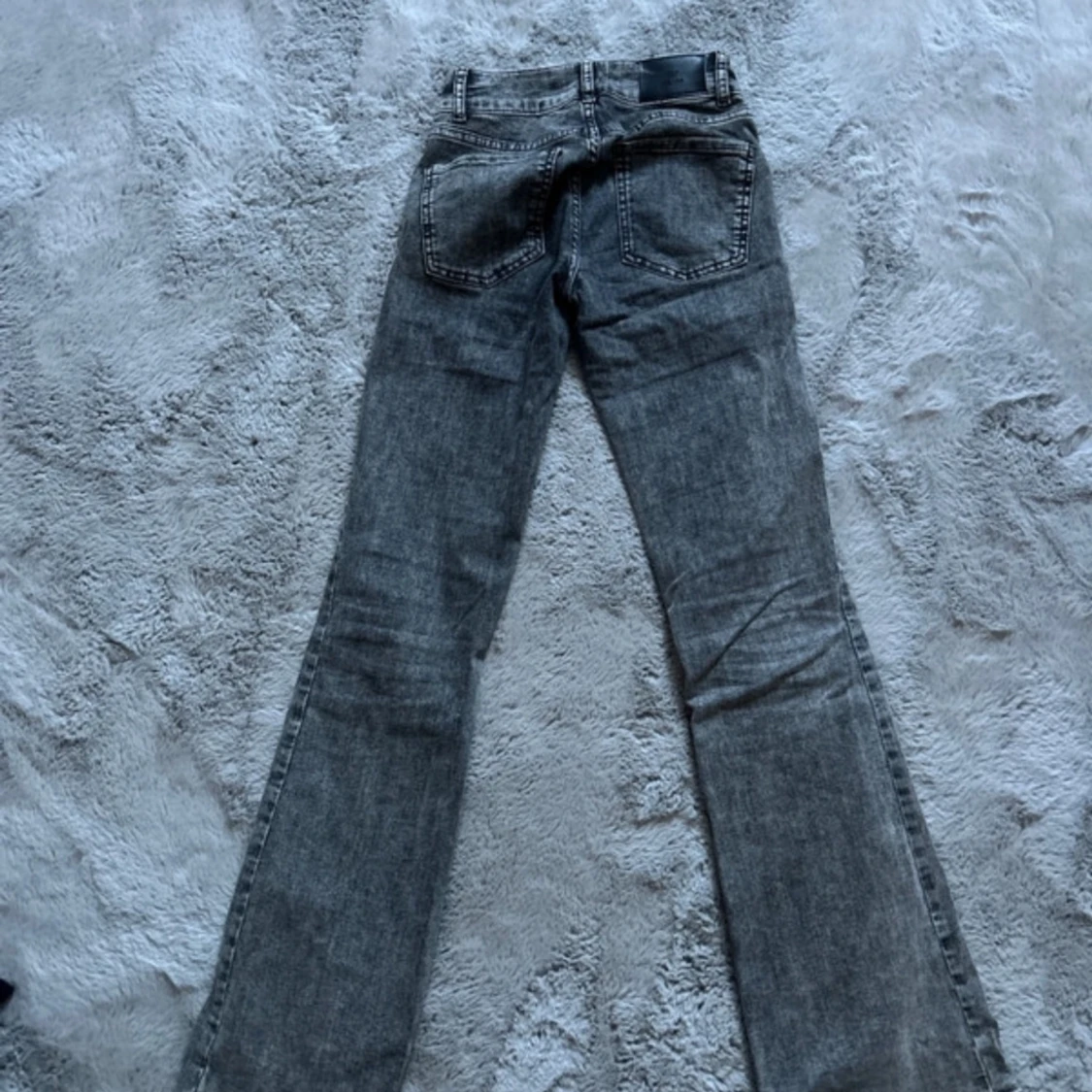 lågmidjade bootcut jeans  - 90