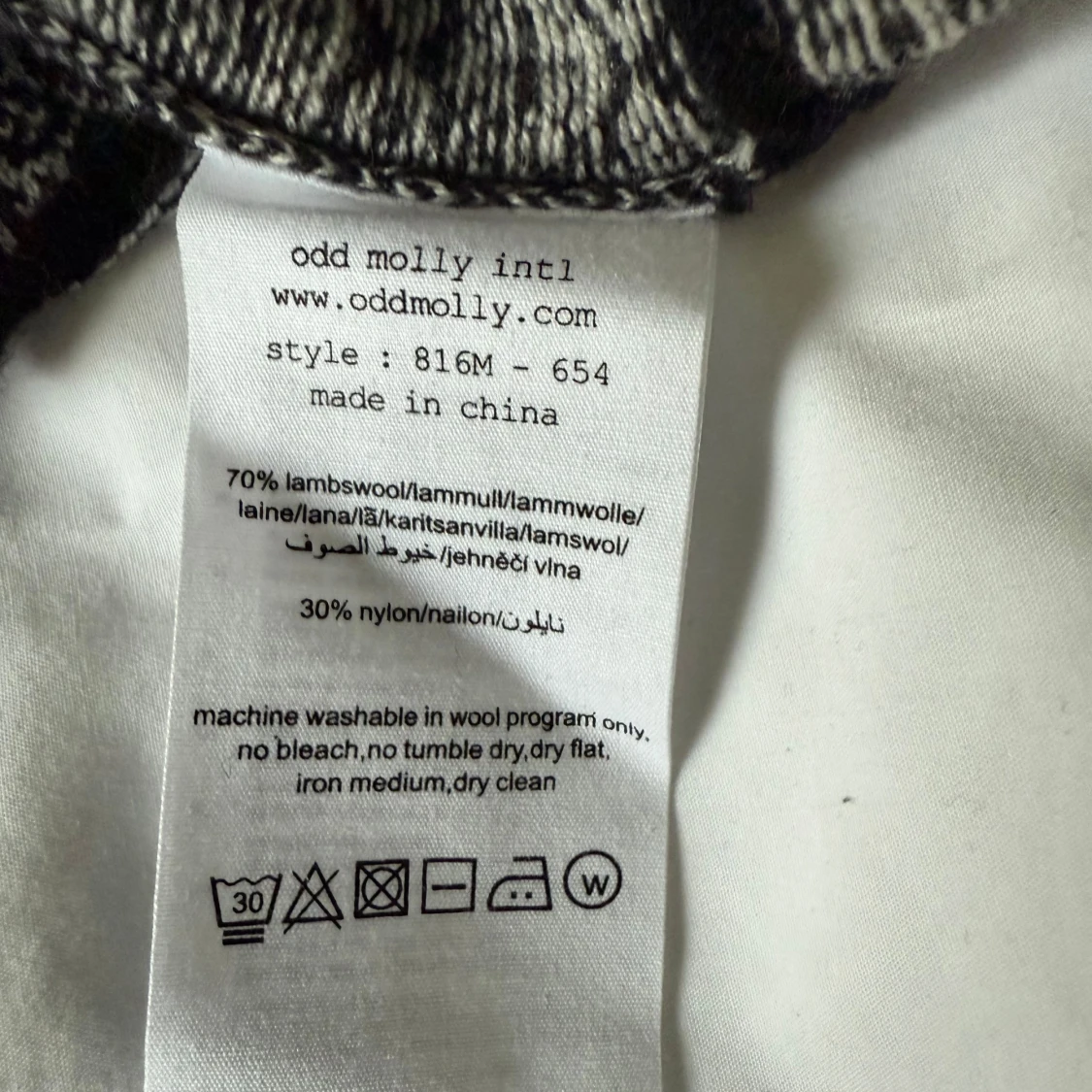 Svart mönstrad kofta från Odd Molly - 3