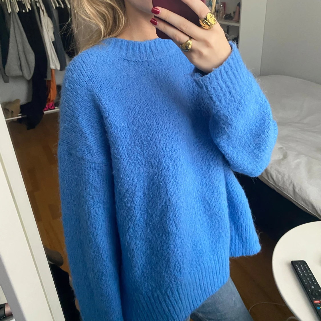 Blå stickad tröja - 1