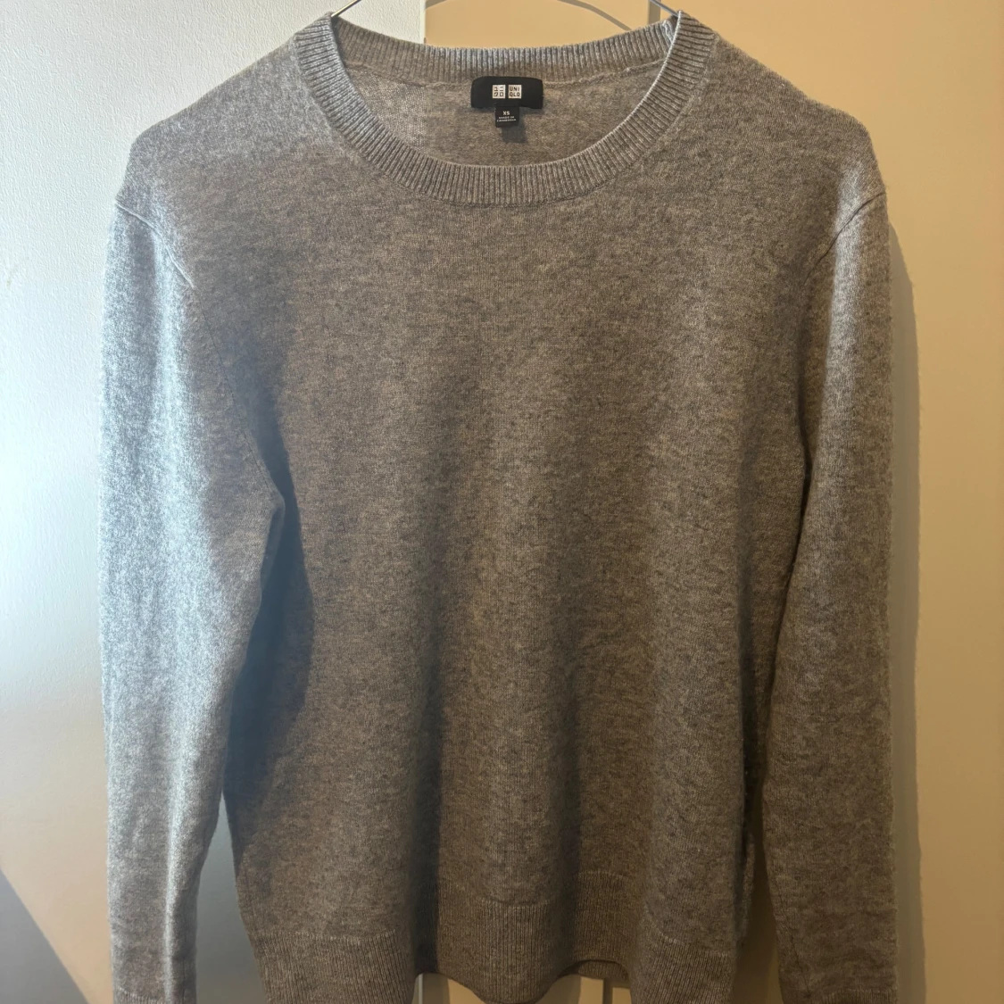 Uniqlo 100% Cashmere Crew Neck Jumper