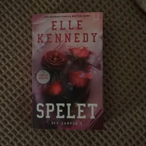 The deal/Spelet - Booktok boken ”The Deal/Spelet” av Elle Kennedy på svenska. Det är den första boket i ”Off Campus” serien. 💐💞🏒