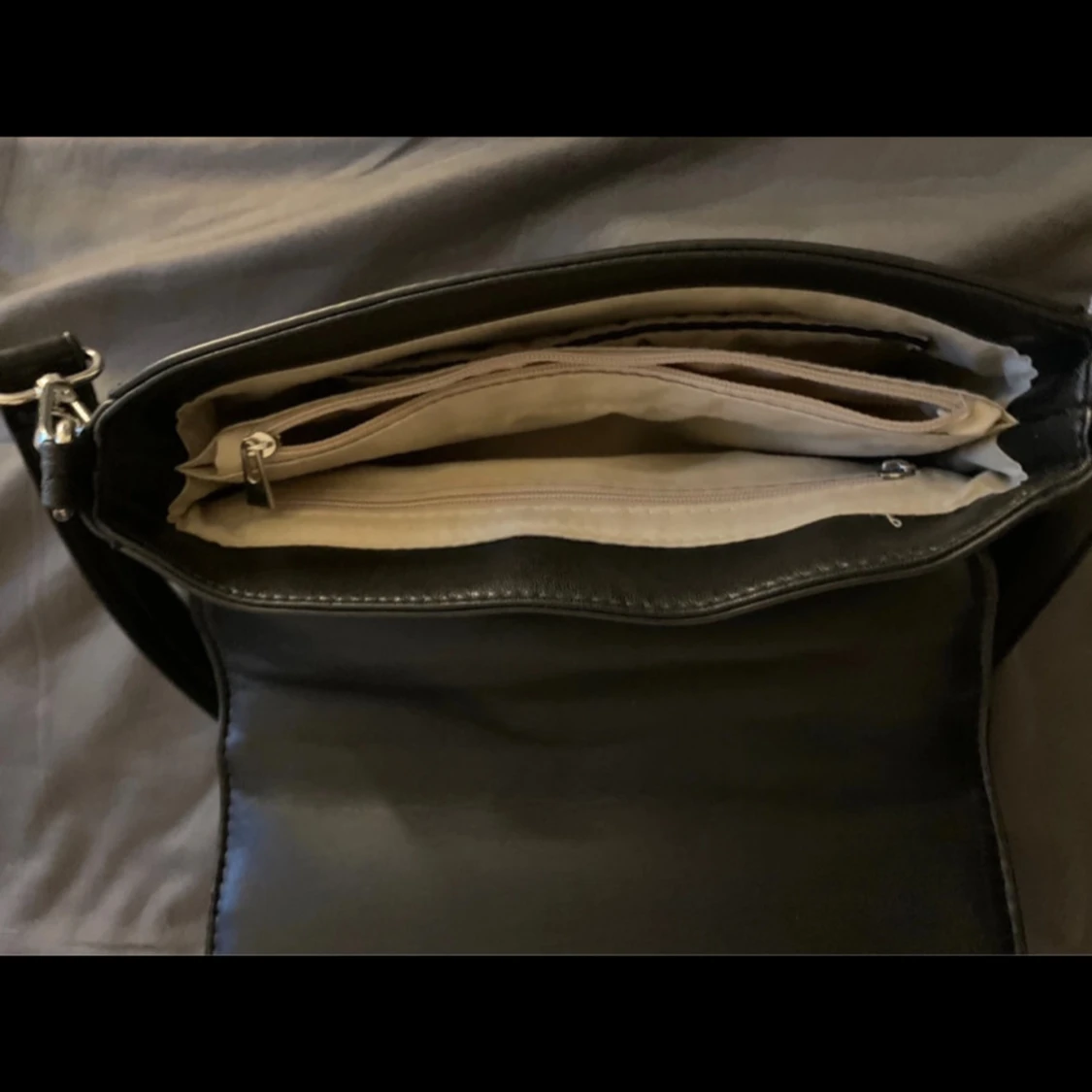 Svart axelväska - 2