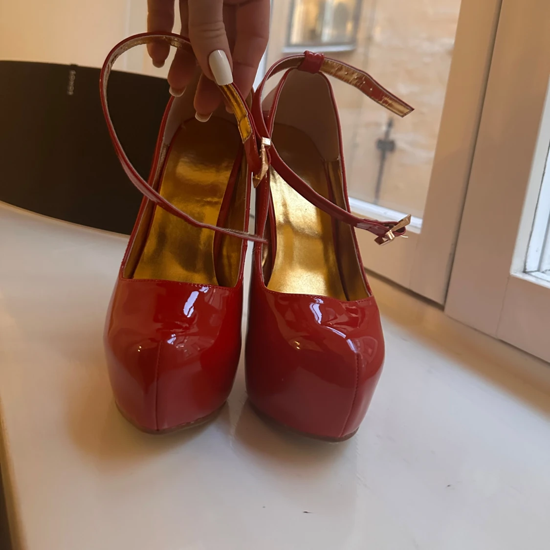 Röda högklackade pumps - 4