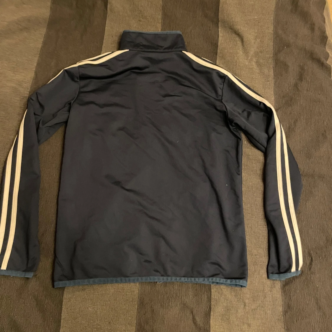 Mörkblå träningsjacka från Adidas - 1