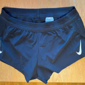 Nike aeroswift dri-fit shorts - Knappt använda, passar mer som en s än m