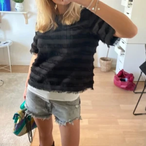 Svart topp - Svart topp från H&M, såå fin