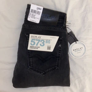 Replay Grover Jeans - Skick: 9.5/10, knappast använda och har tagsen kvar, inga defekter | Passar precis som W28 L 32, modellen är Grover | Pris kan diskuteras!