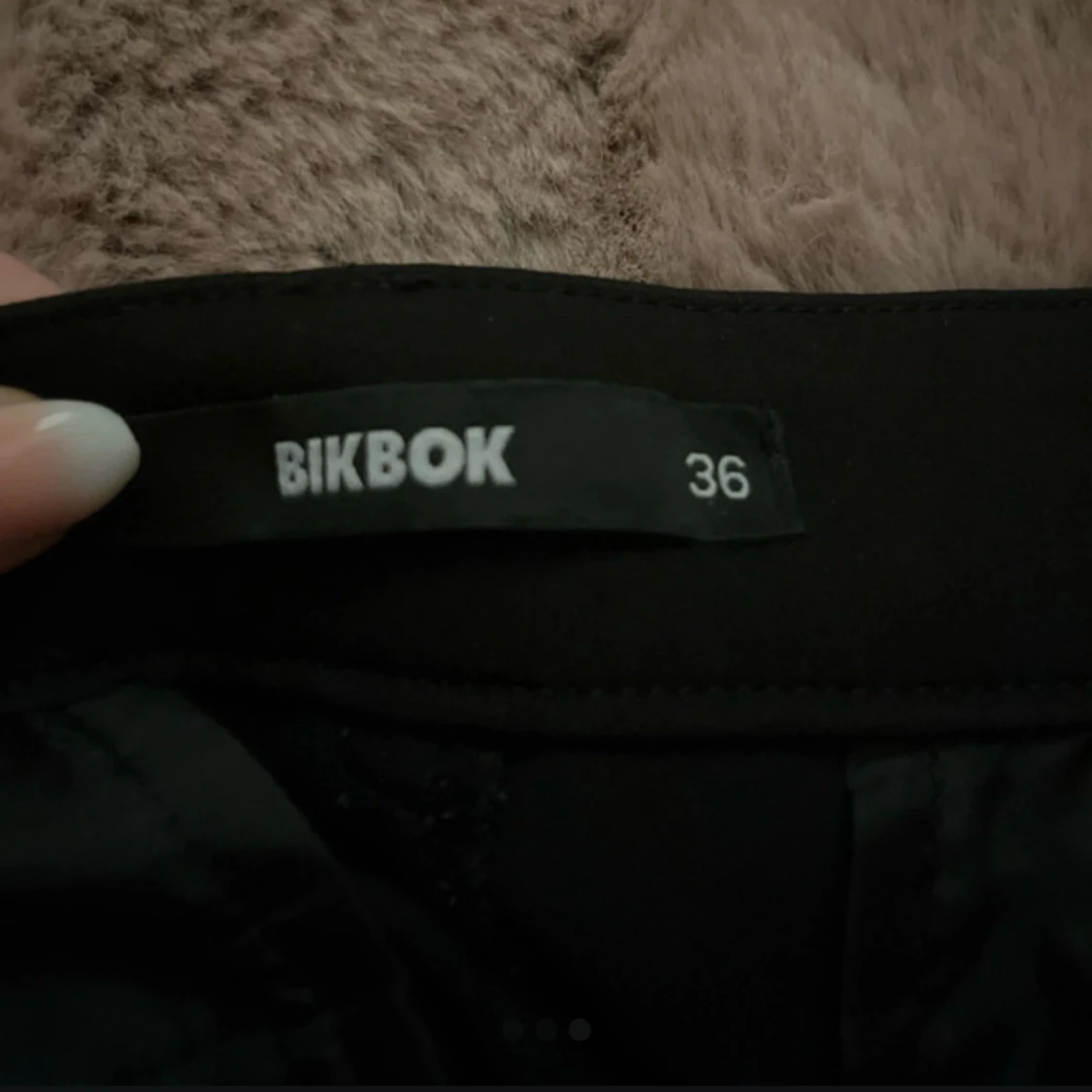 Svarta kostymbyxor från BikBok - 2