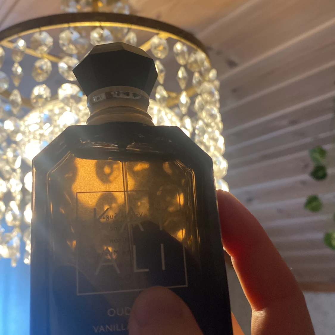 Kayali Oudgasm Vanilla Oud 36 - 2