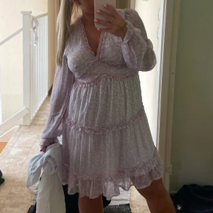 Klänning - Söt liten klänning som endast är testad