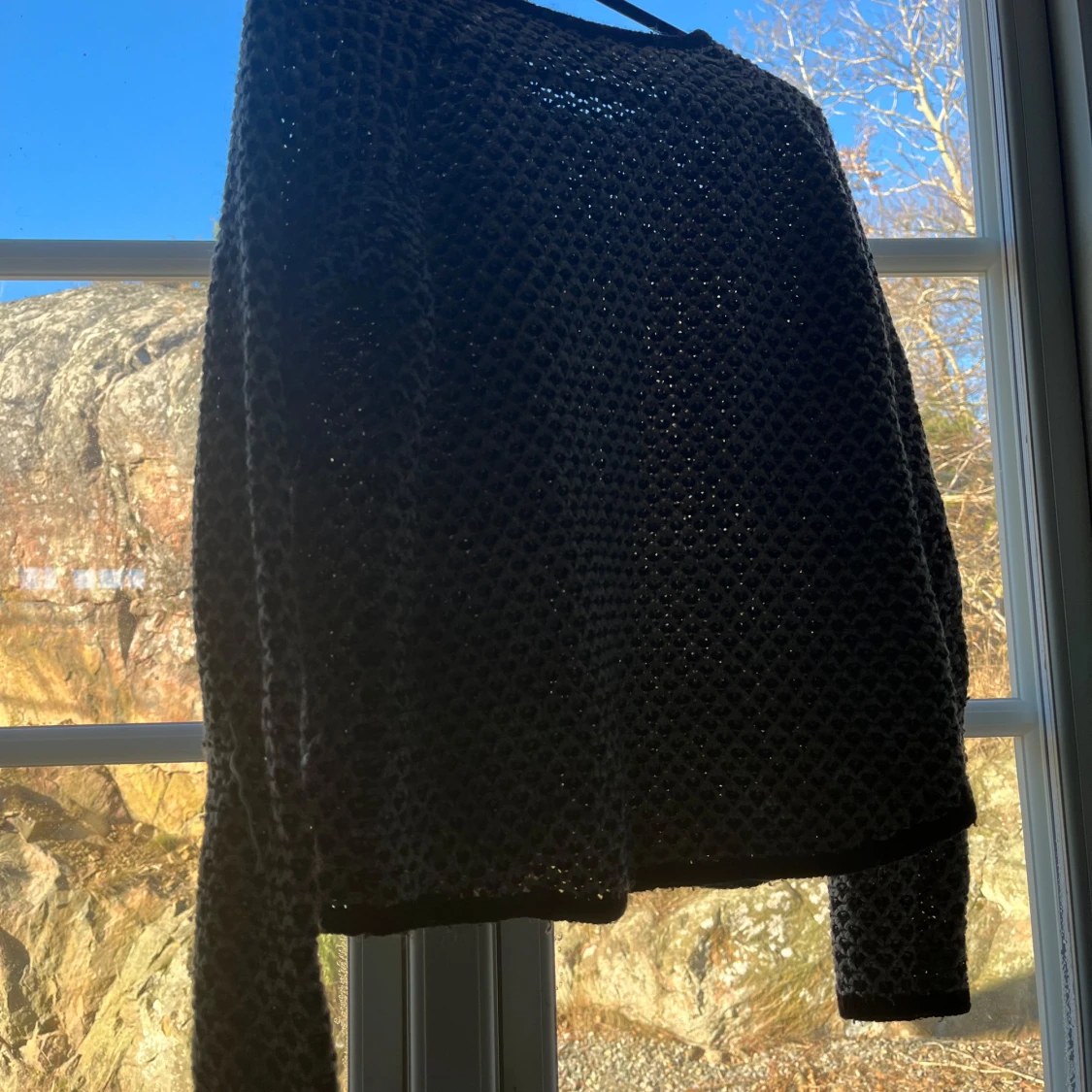 Svart&vit stickad tröja - 1