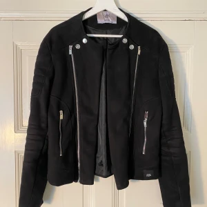 Velour jacka  - Jacka med velour material