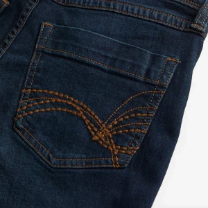 SÖKER HM JEANS - Söker dessa hm jeansen med en detalj där bak🙏🏼🙏🏼🙏🏼snälla skriv om ni har och vill sälja, storlek xs-s, eller 32/34/36