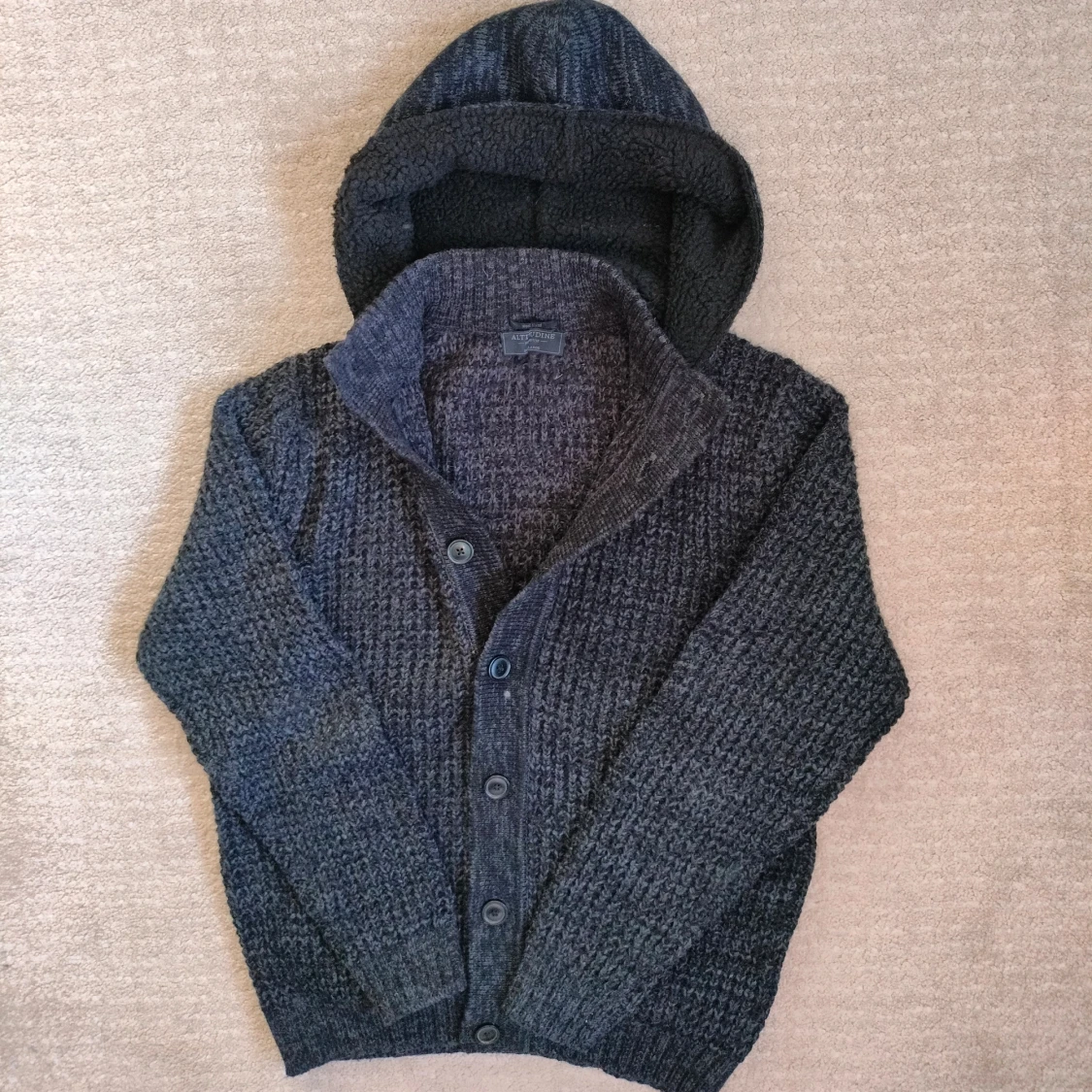 Stickad fodrad cardigan 