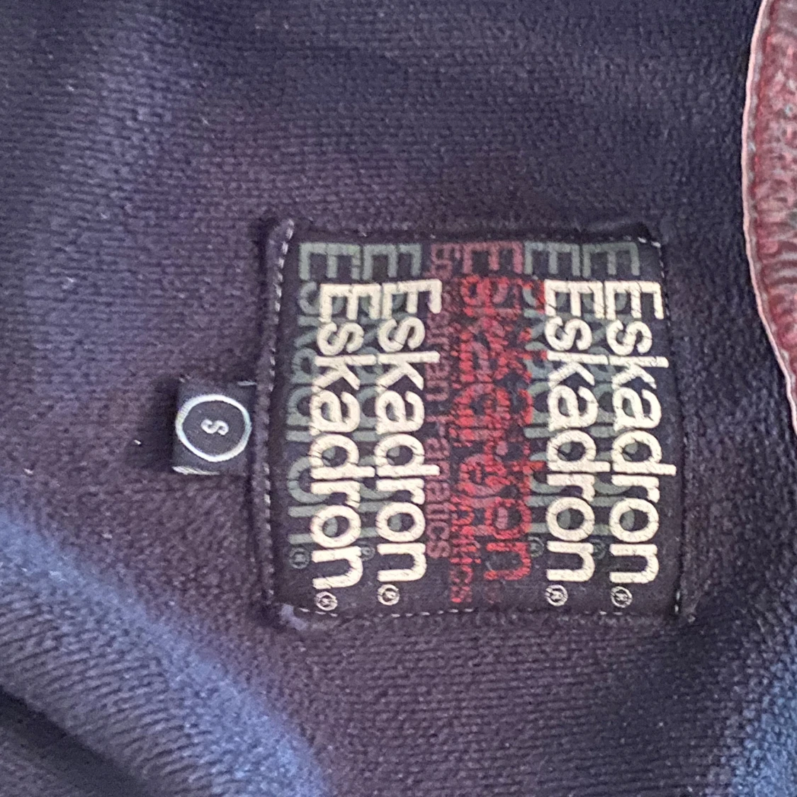 Eskadron ziptröja - 92