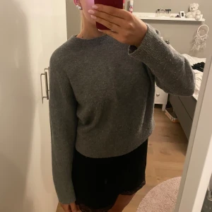Stickad tröja - Grå fin stickad tröja