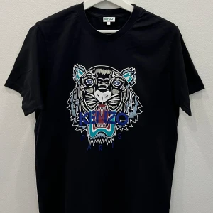 Kenzo Paris tshirt svart  - Bra skick, kvitto tillkommer, storlek M 