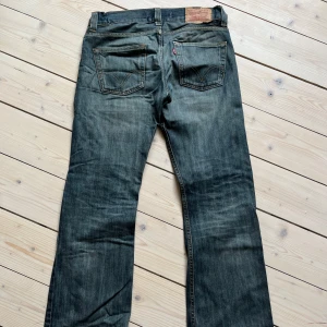 Levis 512 Bootcut - Snyggaste jeansen med nice wash och lite flare nere