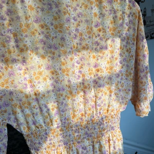 Sommar klänning  - Använt 1 gång, inga defekter 💗