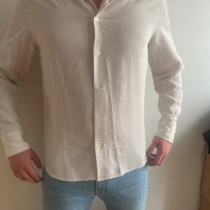 Bläck skjorta - Storlek medium men sitter som large. Skjorta i märket bläck från MQ