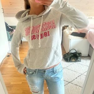 Hoodie - Cool hoodie från abercrombie & fitch. Bra skick!