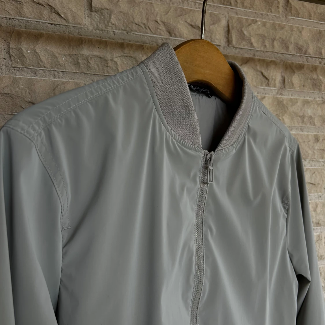 Grå bomberjacka - 90