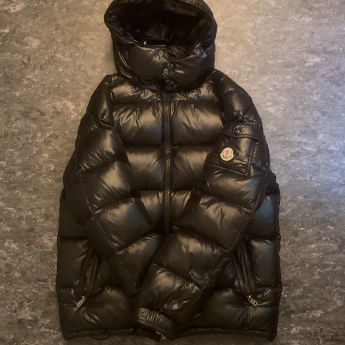 Svart pufferjacka från Moncler