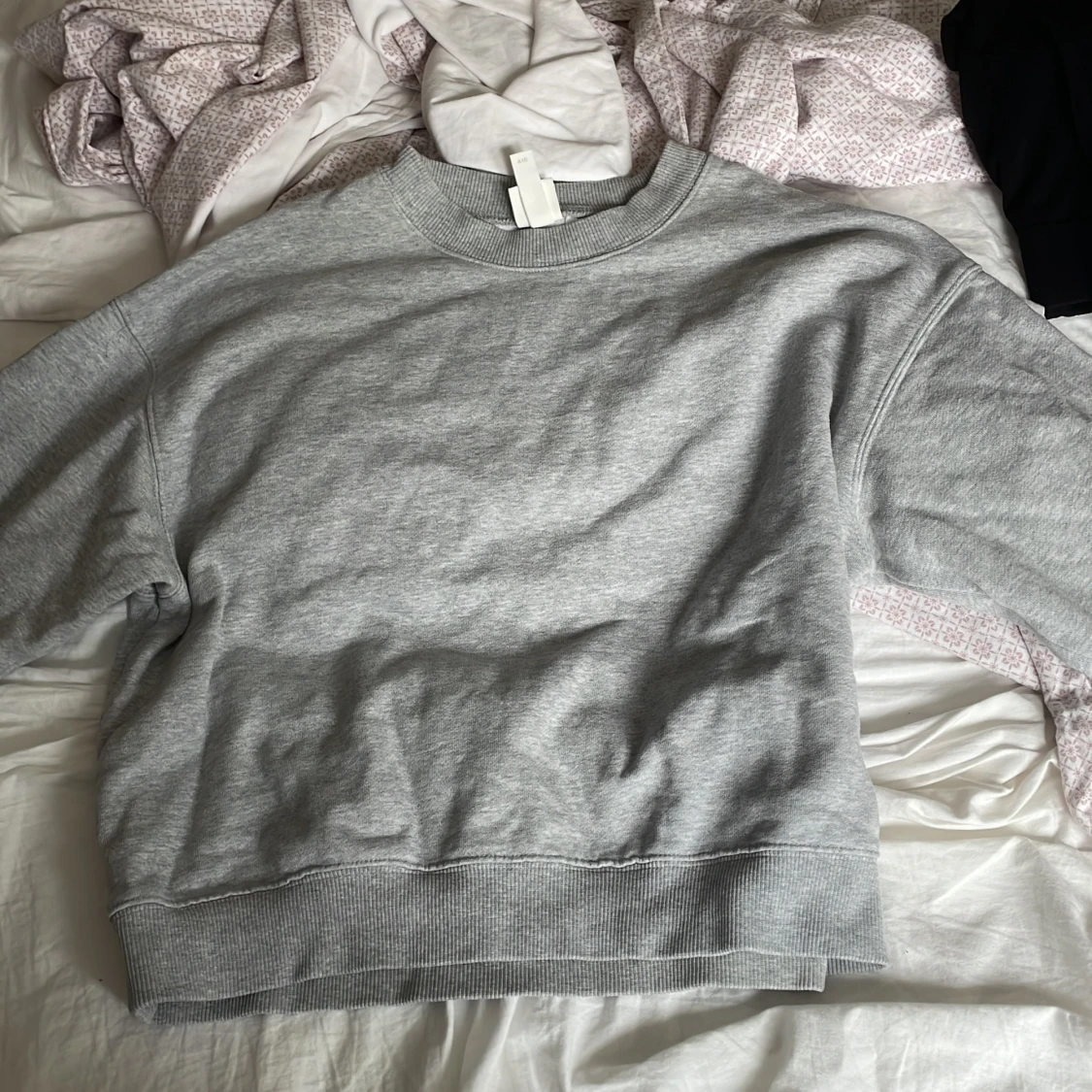 Grå sweatshirt