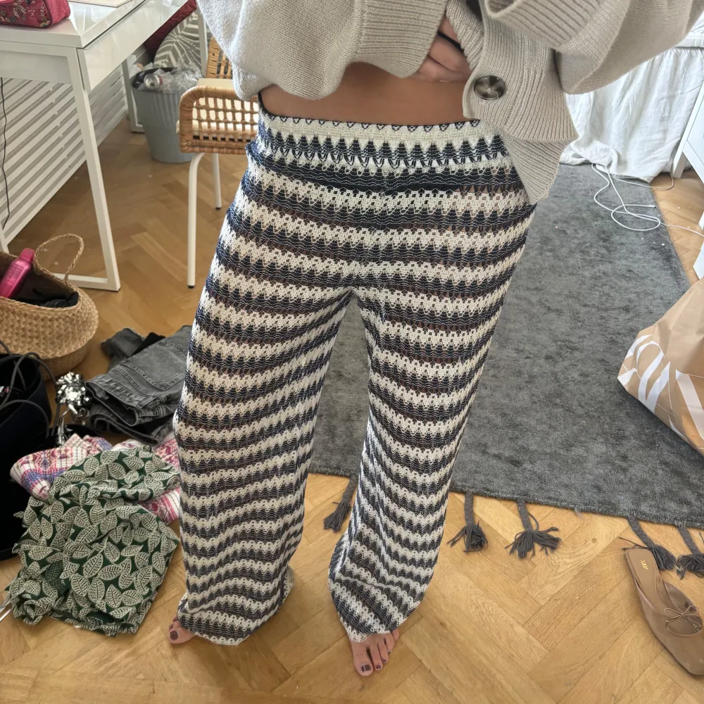 Super nice att ha på sommaren eller till stranden. Påminner om missoni. Jeans & Byxor.